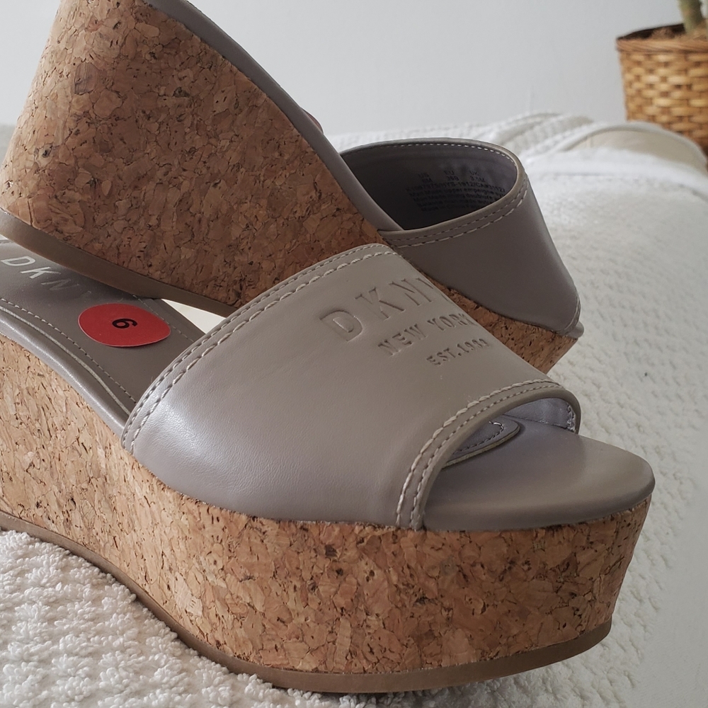 DKNY logo cork wedge sandals size 6 new